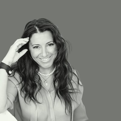 Ozlem Comer